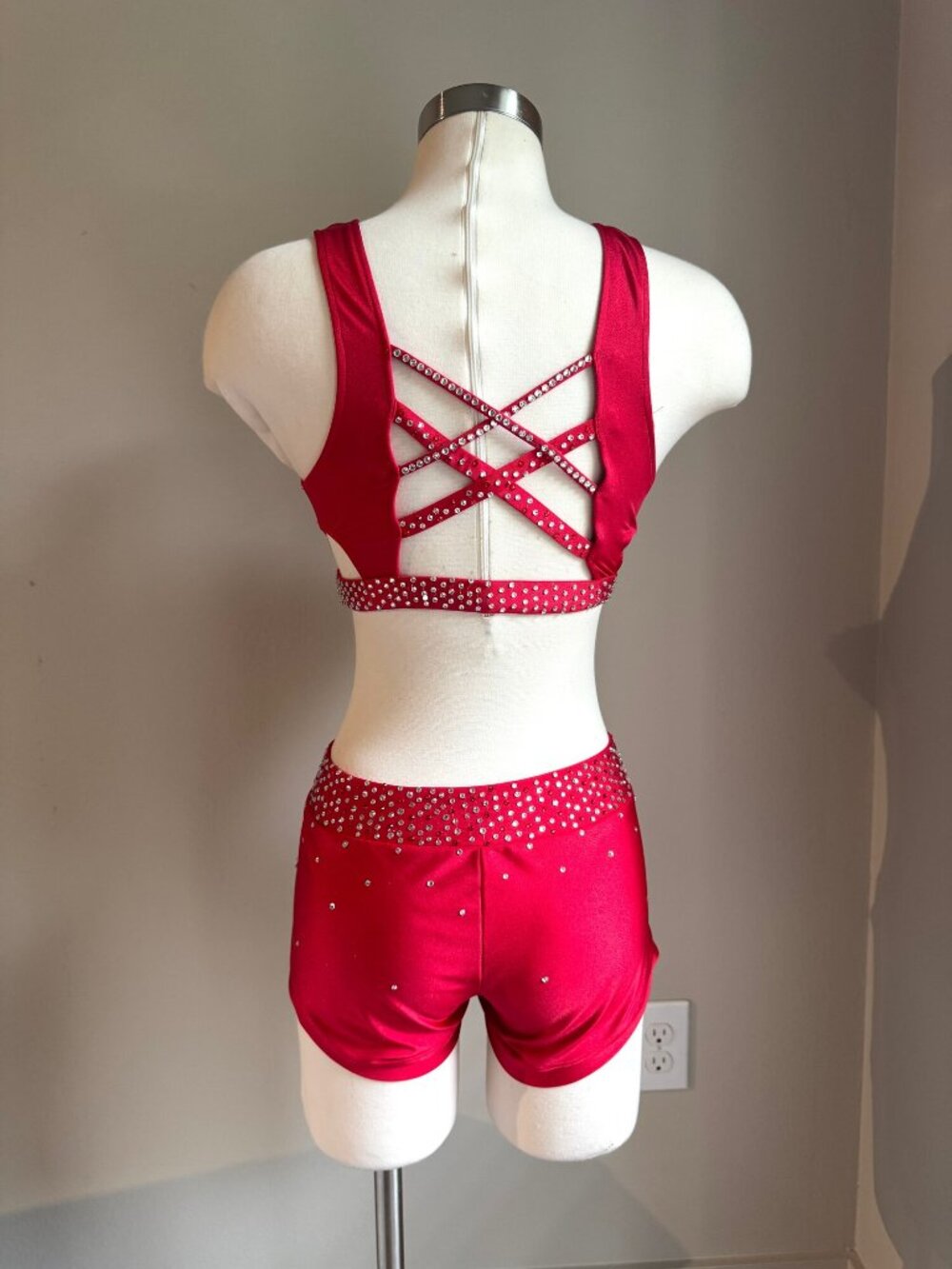 Red Side Cutout Audition Set - Small - Picture 2 of 2